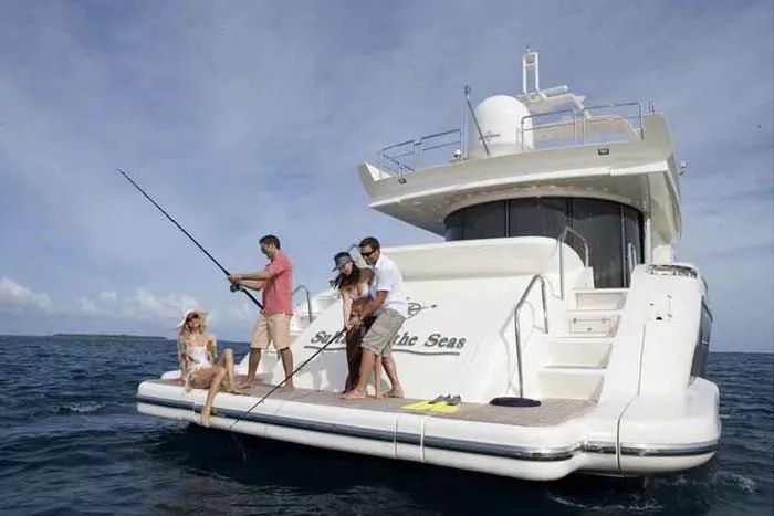 Azimut 103S