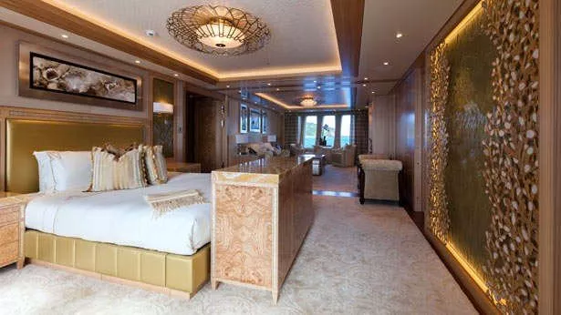 https://dev-api.arconyachts.com/storage/media/31863/conversions/89_7739930163-optimize.webp