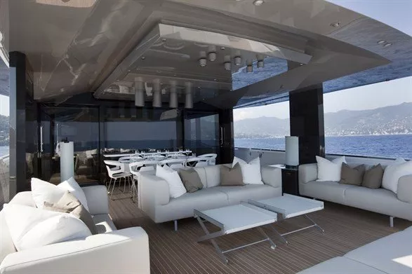https://dev-api.arconyachts.com/storage/media/31976/conversions/210_3398898300-optimize.webp
