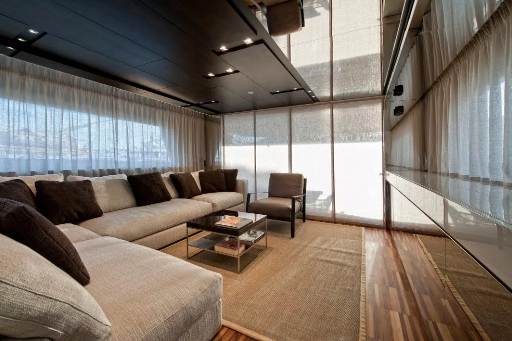 https://dev-api.arconyachts.com/storage/media/32019/conversions/204_2659892424-optimize.webp