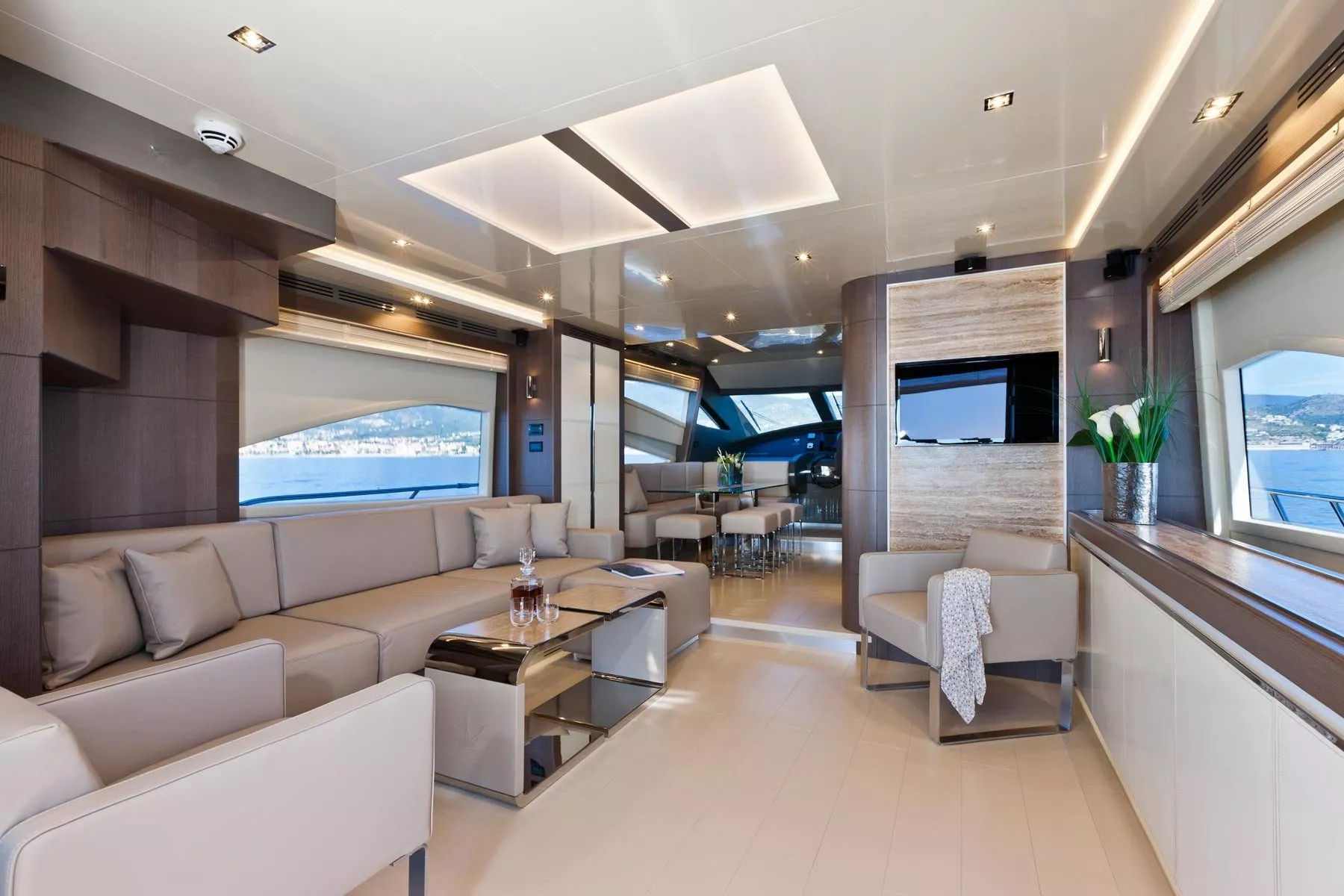https://dev-api.arconyachts.com/storage/media/32149/conversions/188_5582352753-optimize.webp