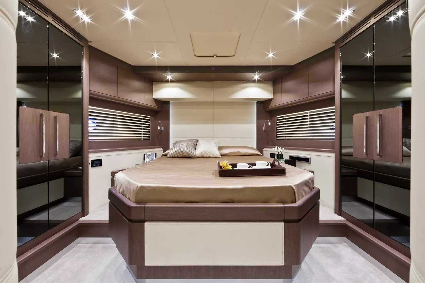 https://dev-api.arconyachts.com/storage/media/32151/conversions/188_2739825588-optimize.webp