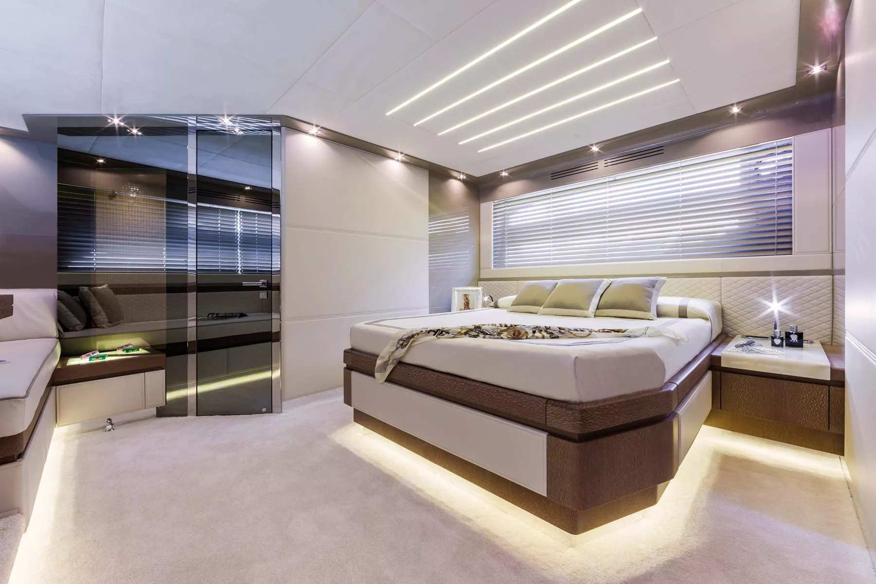 https://dev-api.arconyachts.com/storage/media/32164/conversions/187_0415942382-optimize.webp