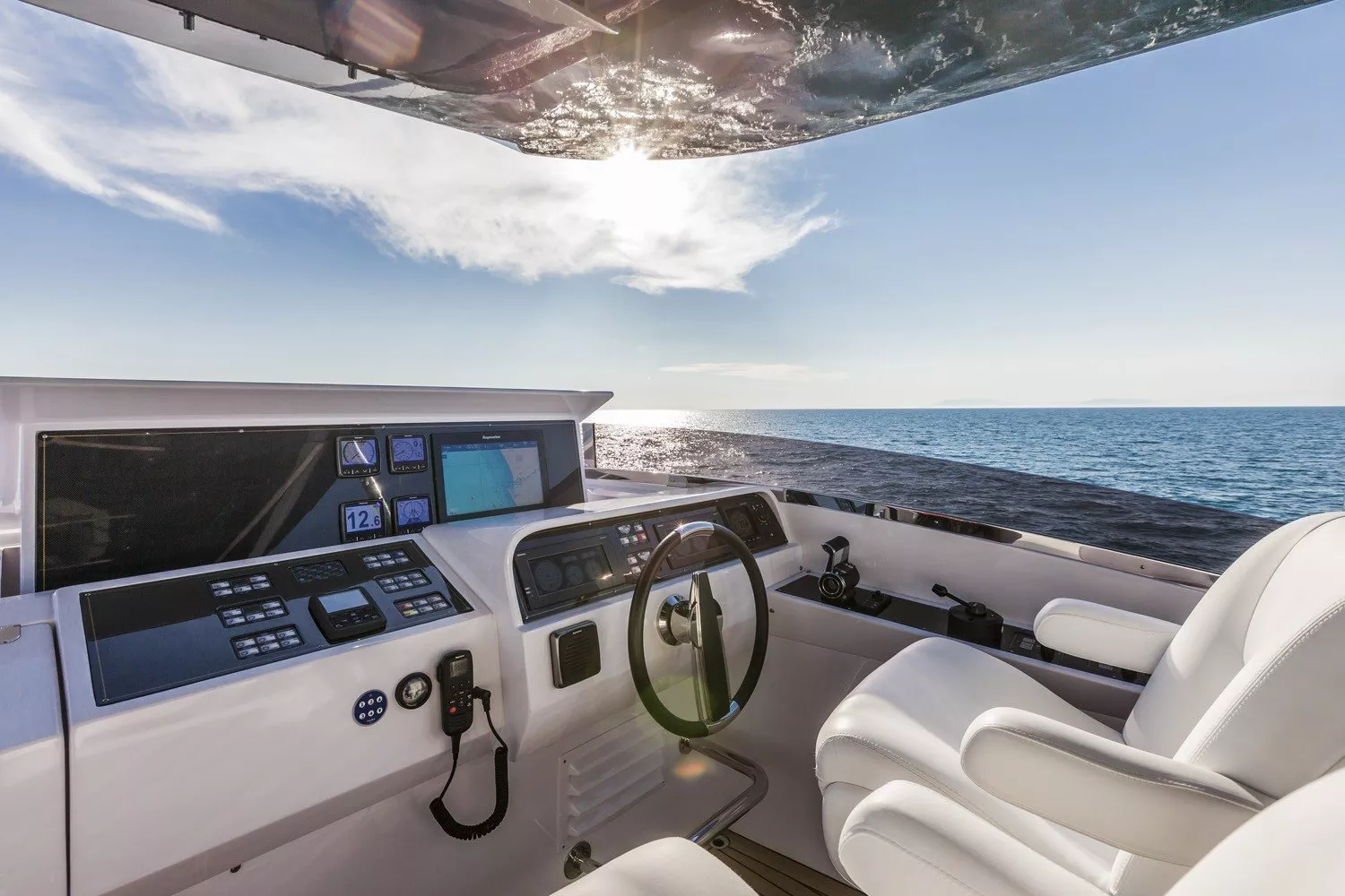 https://dev-api.arconyachts.com/storage/media/32369/conversions/154_9658698998-optimize.webp