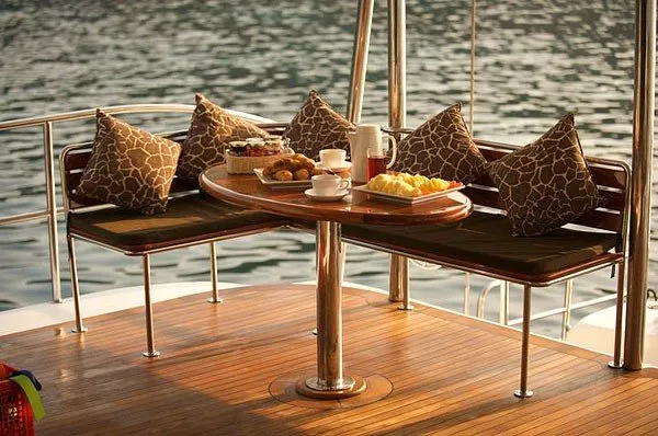https://dev-api.arconyachts.com/storage/media/32382/conversions/153_4597998983-optimize.webp