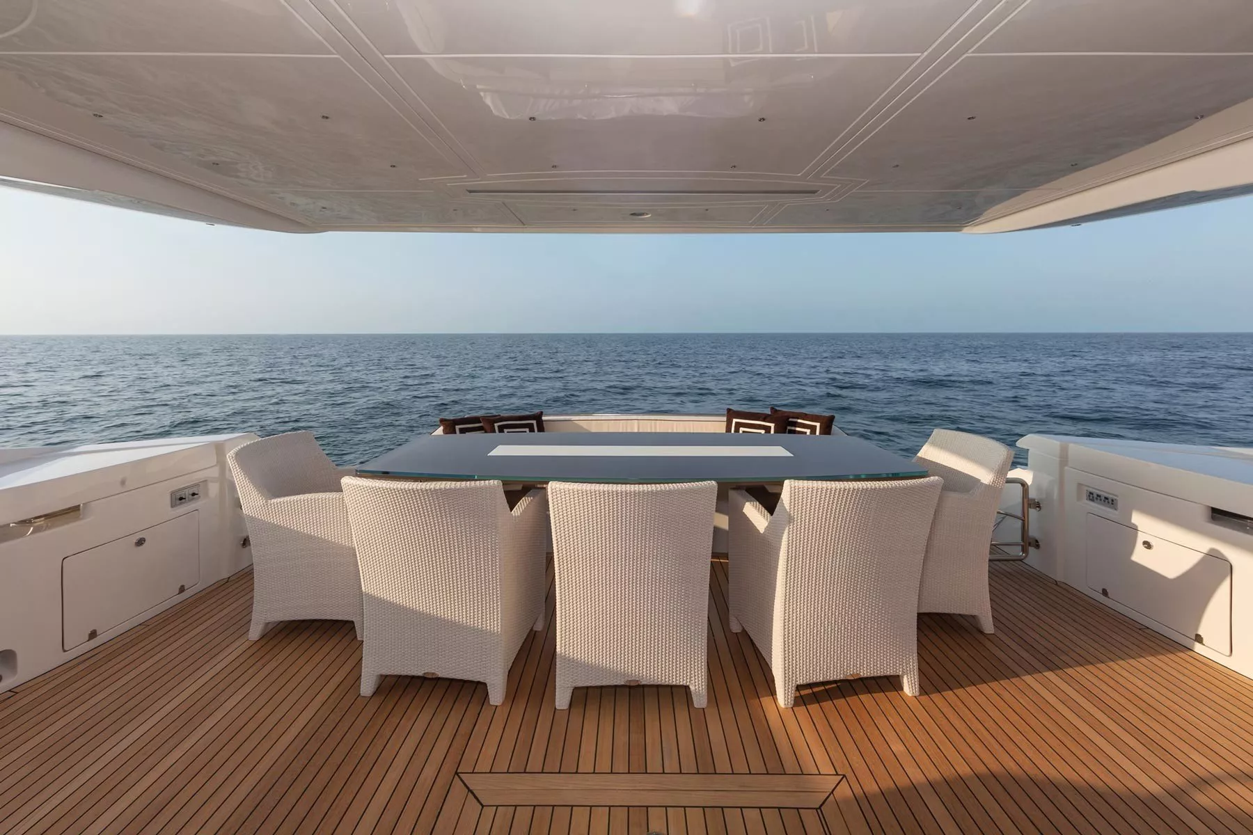 https://dev-api.arconyachts.com/storage/media/32537/conversions/133_3925100822-optimize.webp