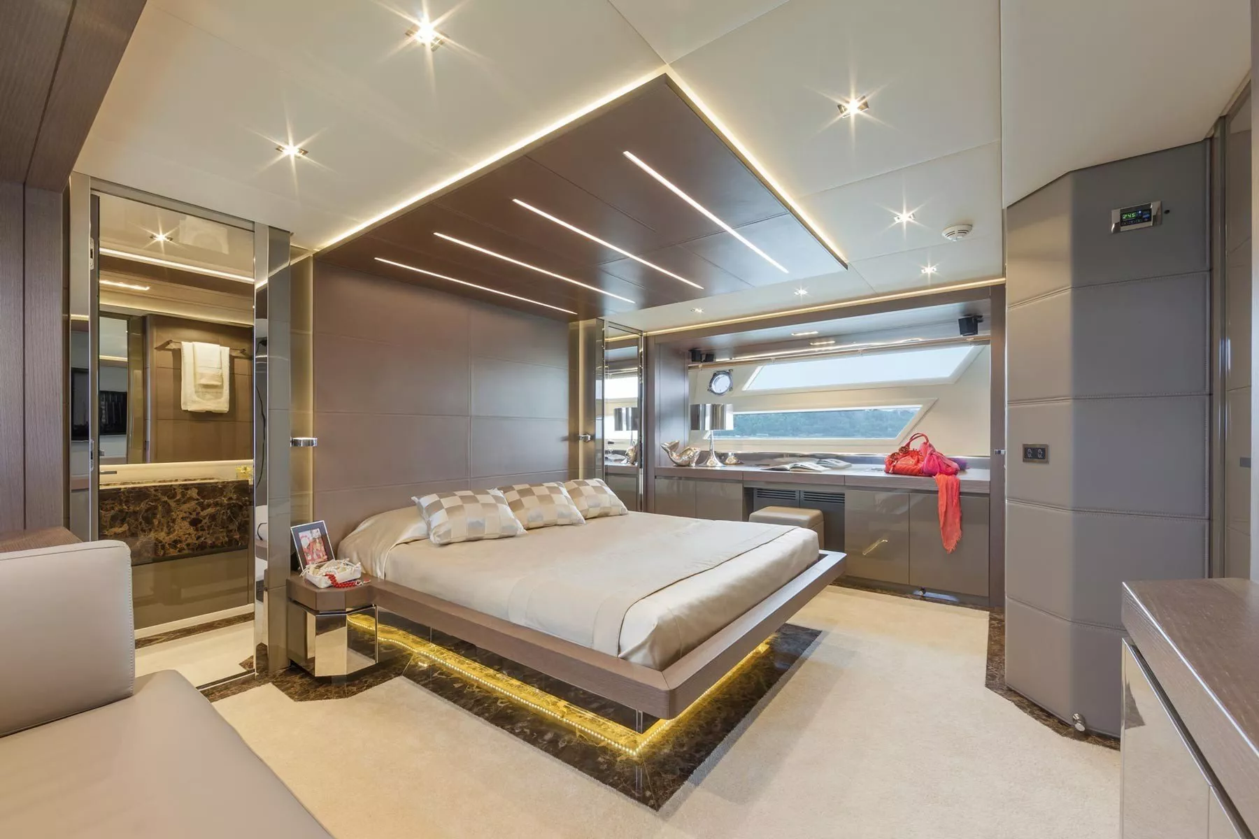 https://dev-api.arconyachts.com/storage/media/32540/conversions/133_7815469658-optimize.webp