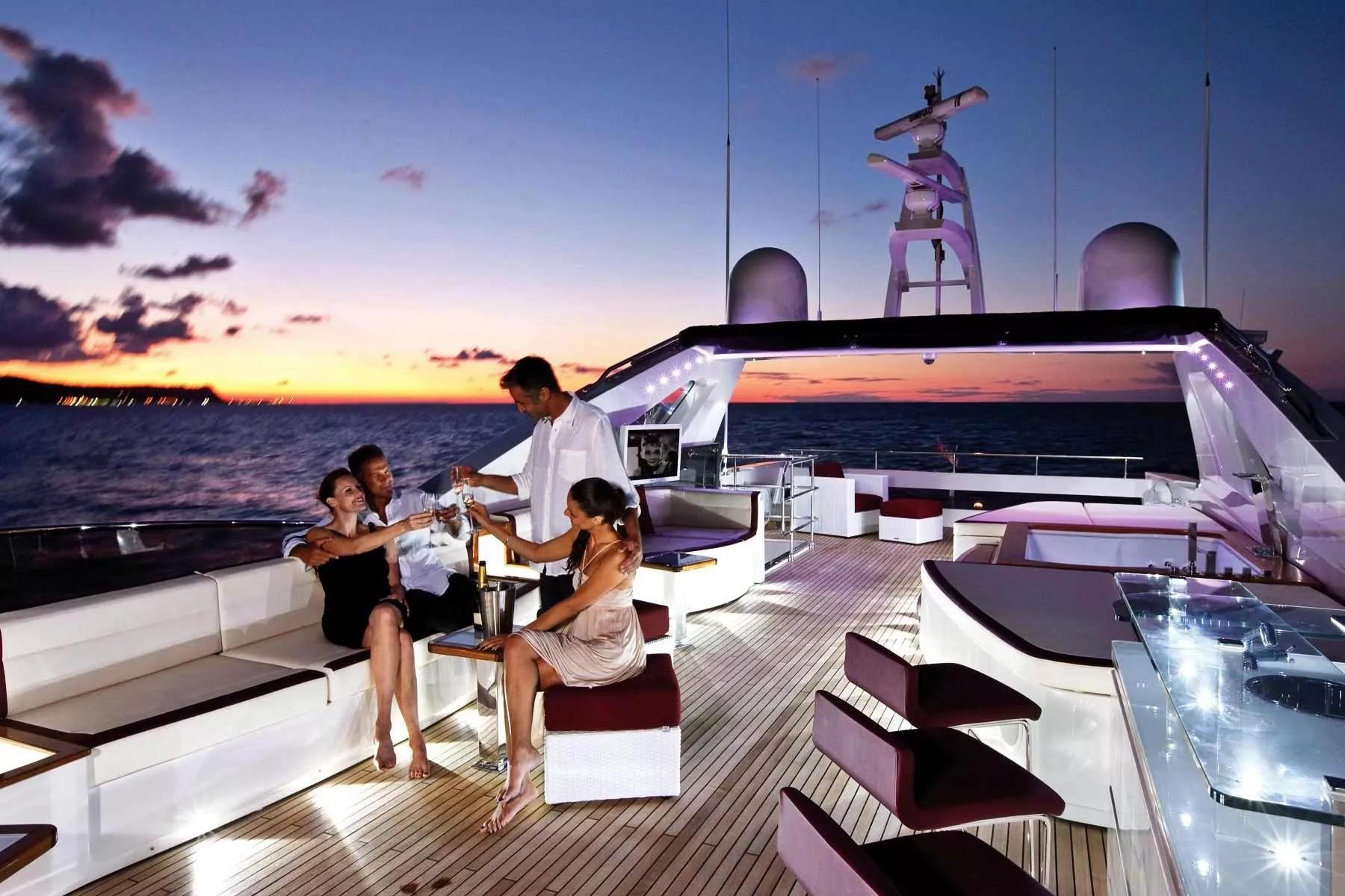https://dev-api.arconyachts.com/storage/media/32549/conversions/132_2437373978-optimize.webp
