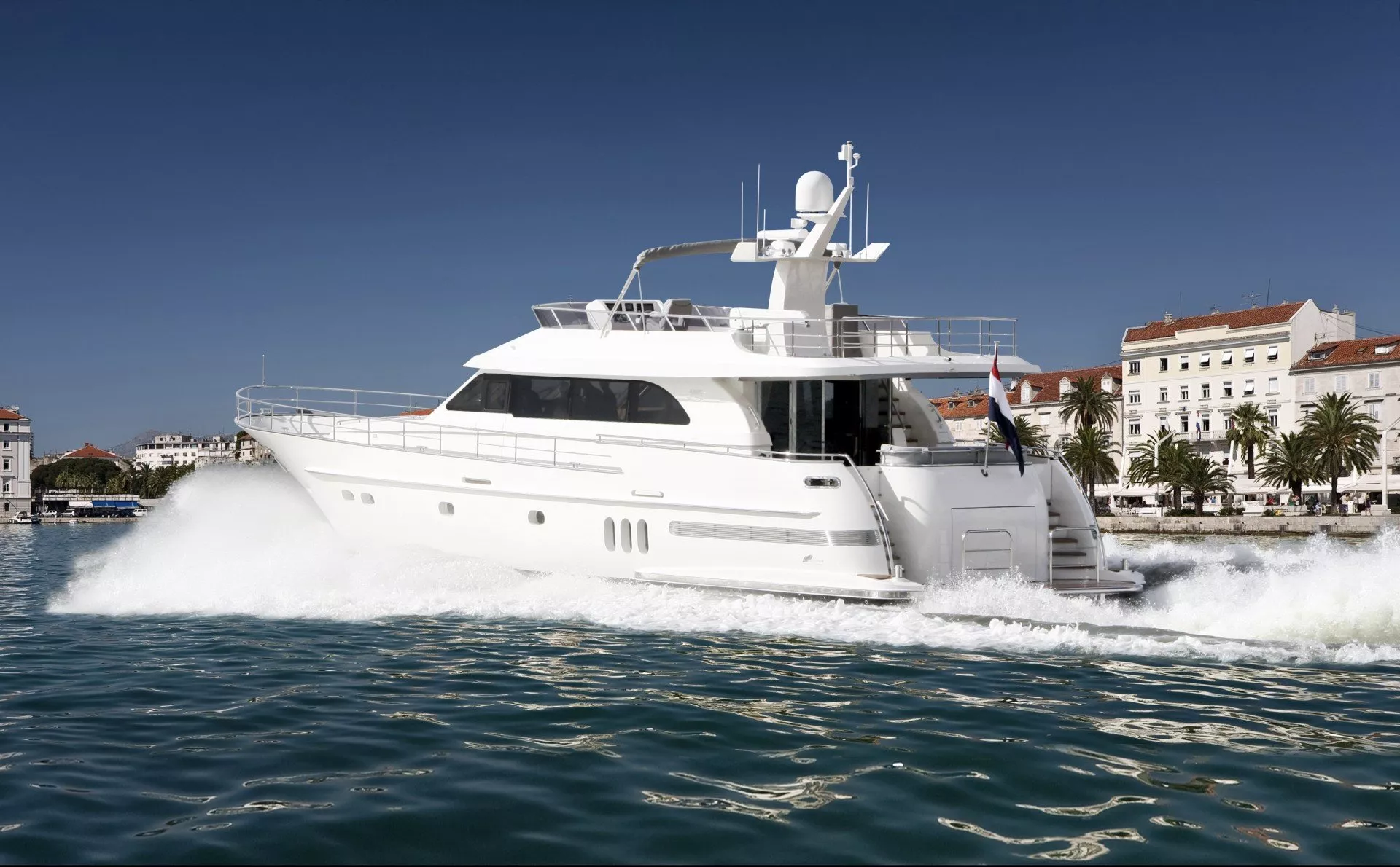 Wim Van Der Valk Continental II Flybridge 23.00
