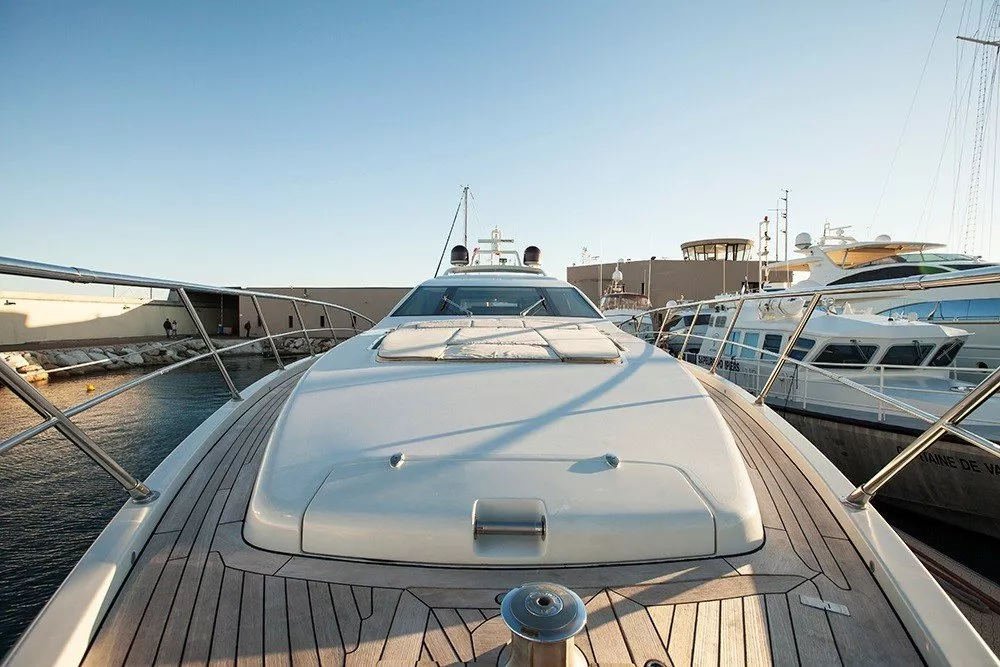 https://dev-api.arconyachts.com/storage/media/32863/conversions/16-optimize.webp