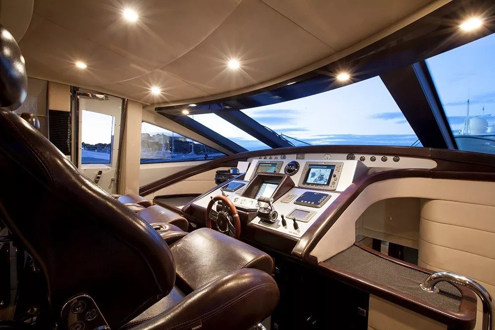 https://dev-api.arconyachts.com/storage/media/32874/conversions/24-optimize.webp