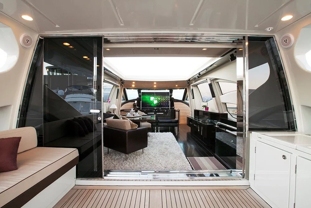 https://dev-api.arconyachts.com/storage/media/32876/conversions/22-optimize.webp