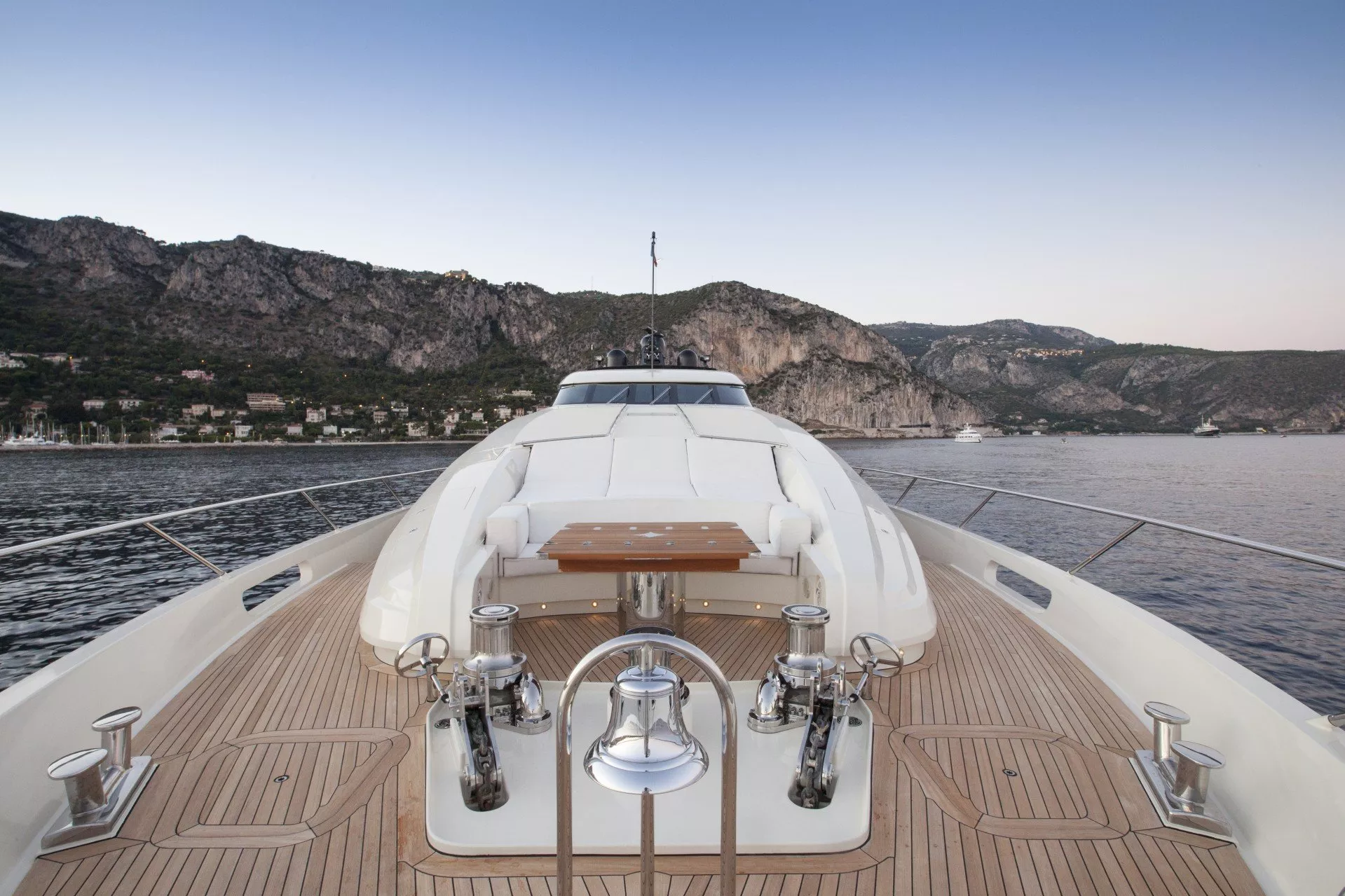 https://dev-api.arconyachts.com/storage/media/33044/conversions/IMG_2121-optimize.webp