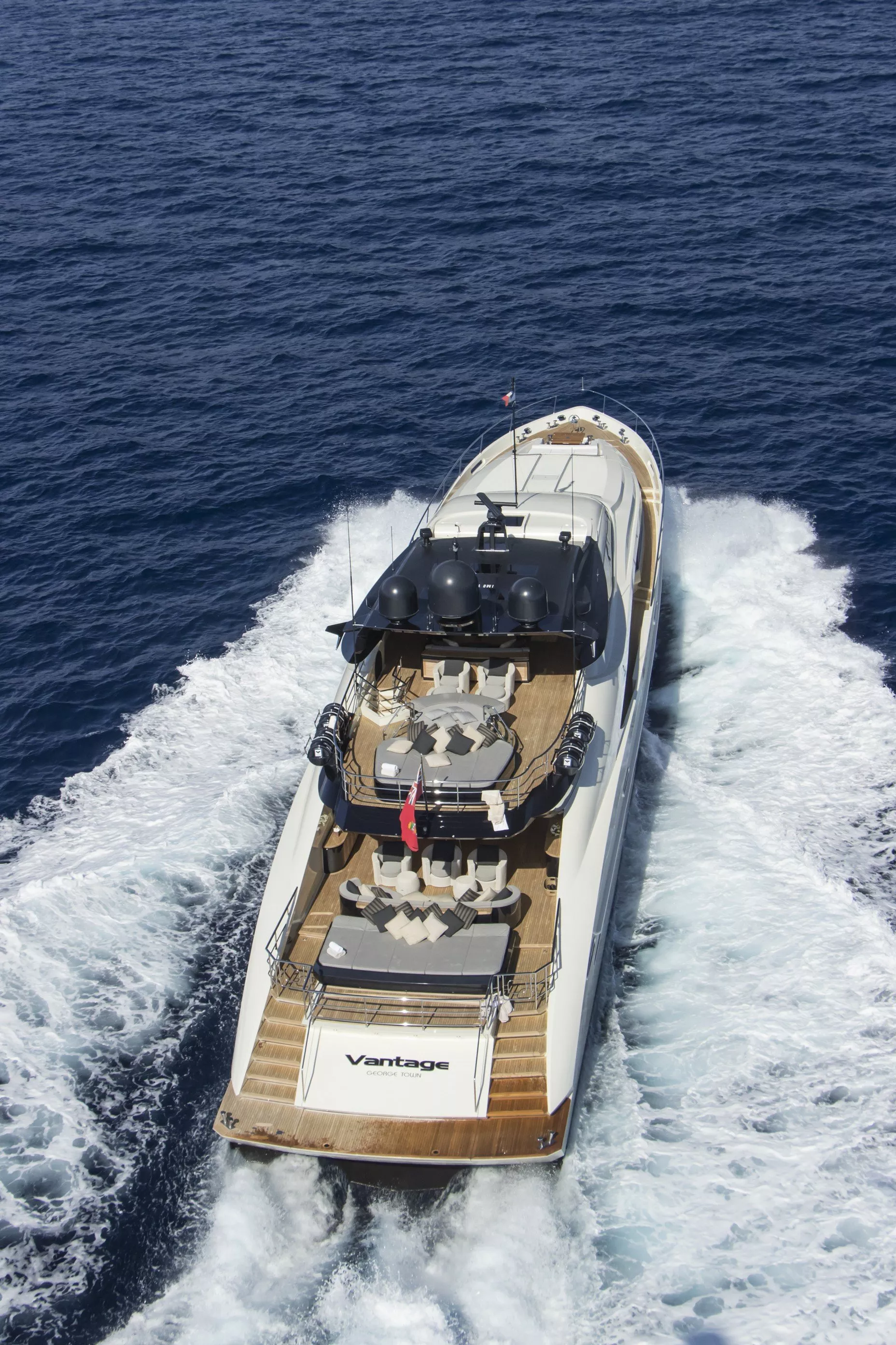 https://dev-api.arconyachts.com/storage/media/33047/conversions/IMG_2907-optimize.webp