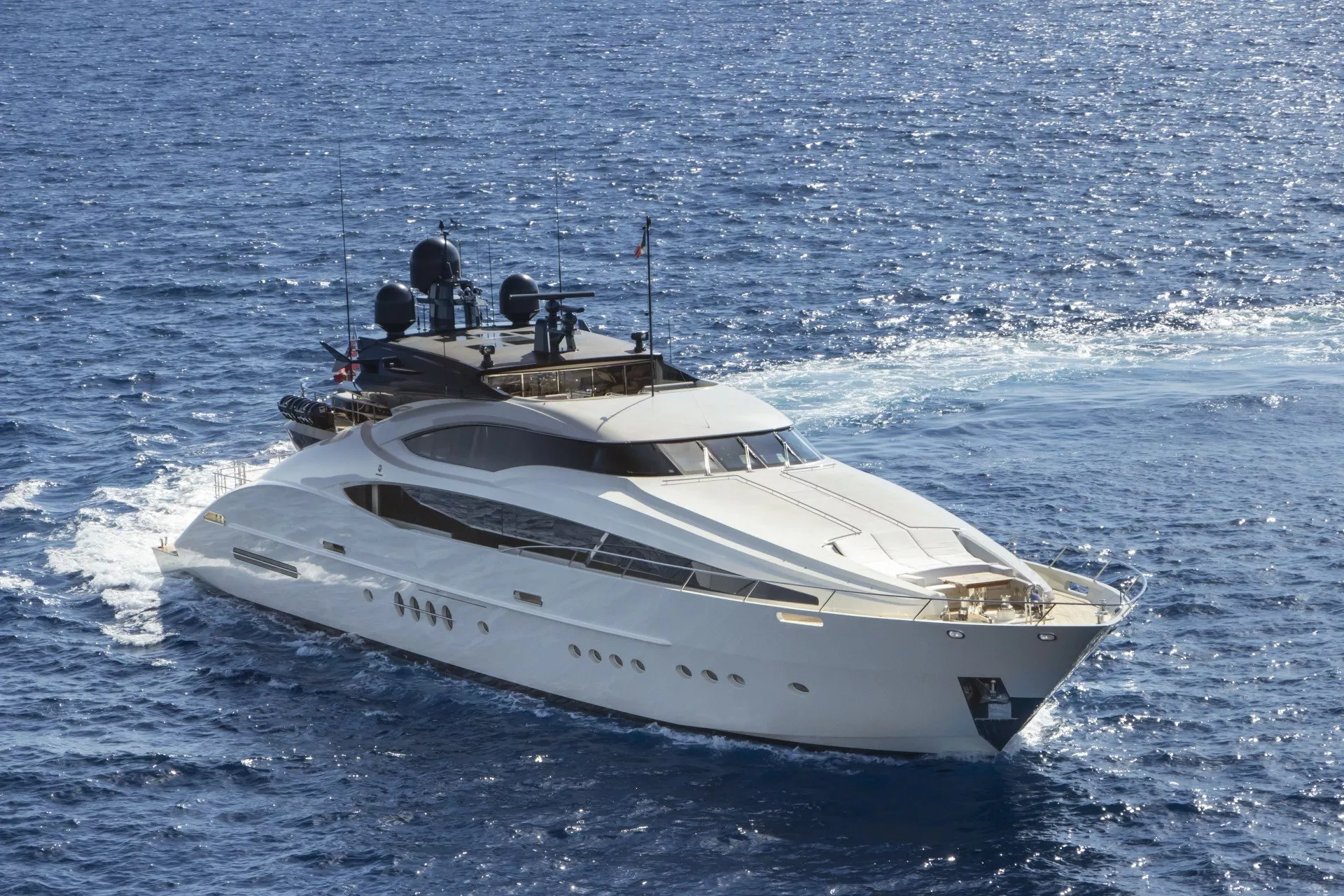 https://dev-api.arconyachts.com/storage/media/33051/conversions/IMG_2786-optimize.webp