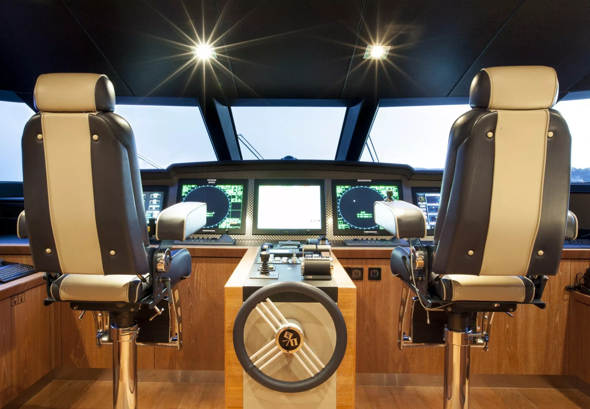 https://dev-api.arconyachts.com/storage/media/33053/conversions/IMG_2129-optimize.webp