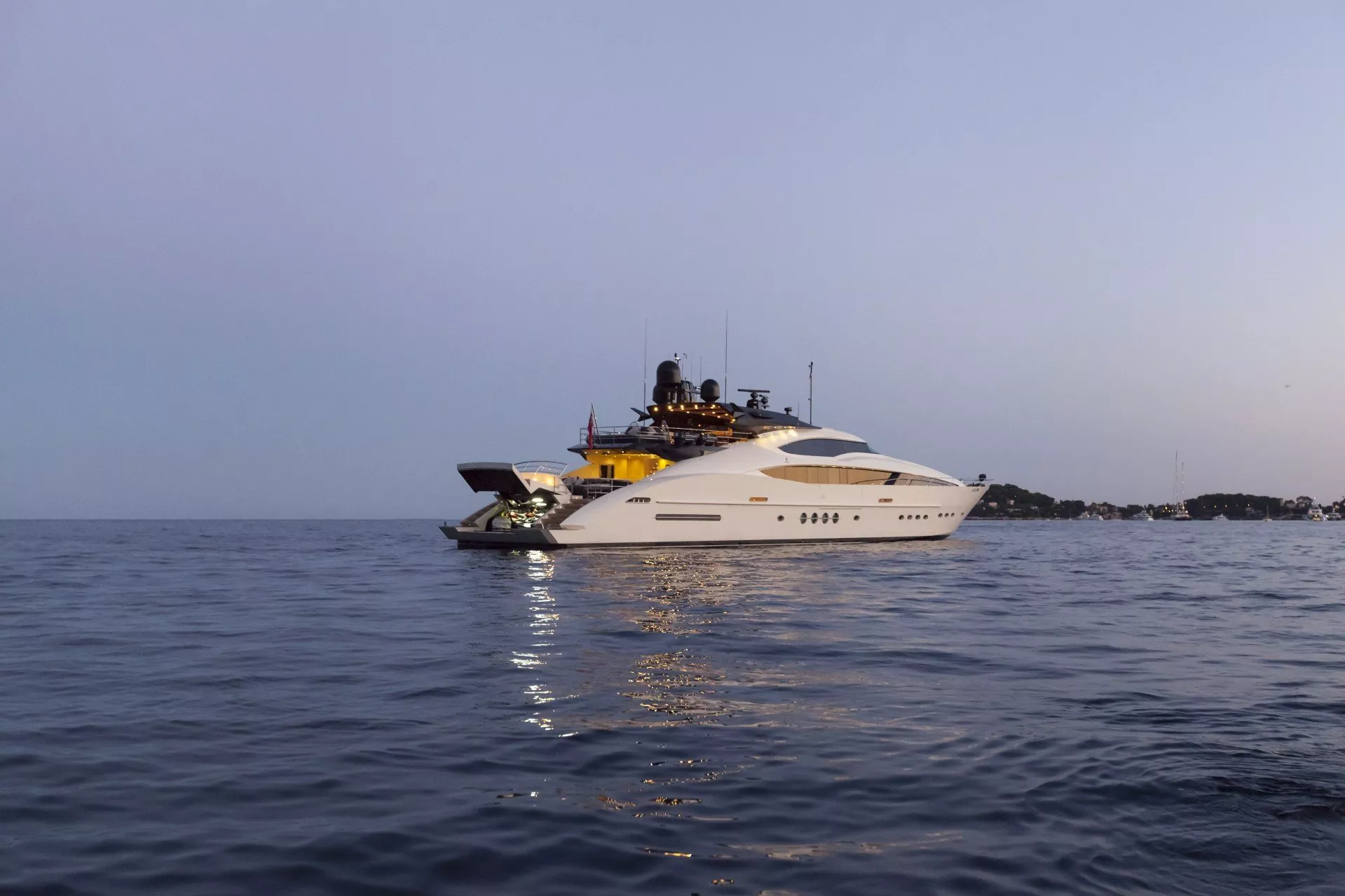 https://dev-api.arconyachts.com/storage/media/33062/conversions/IMG_2135-optimize.webp