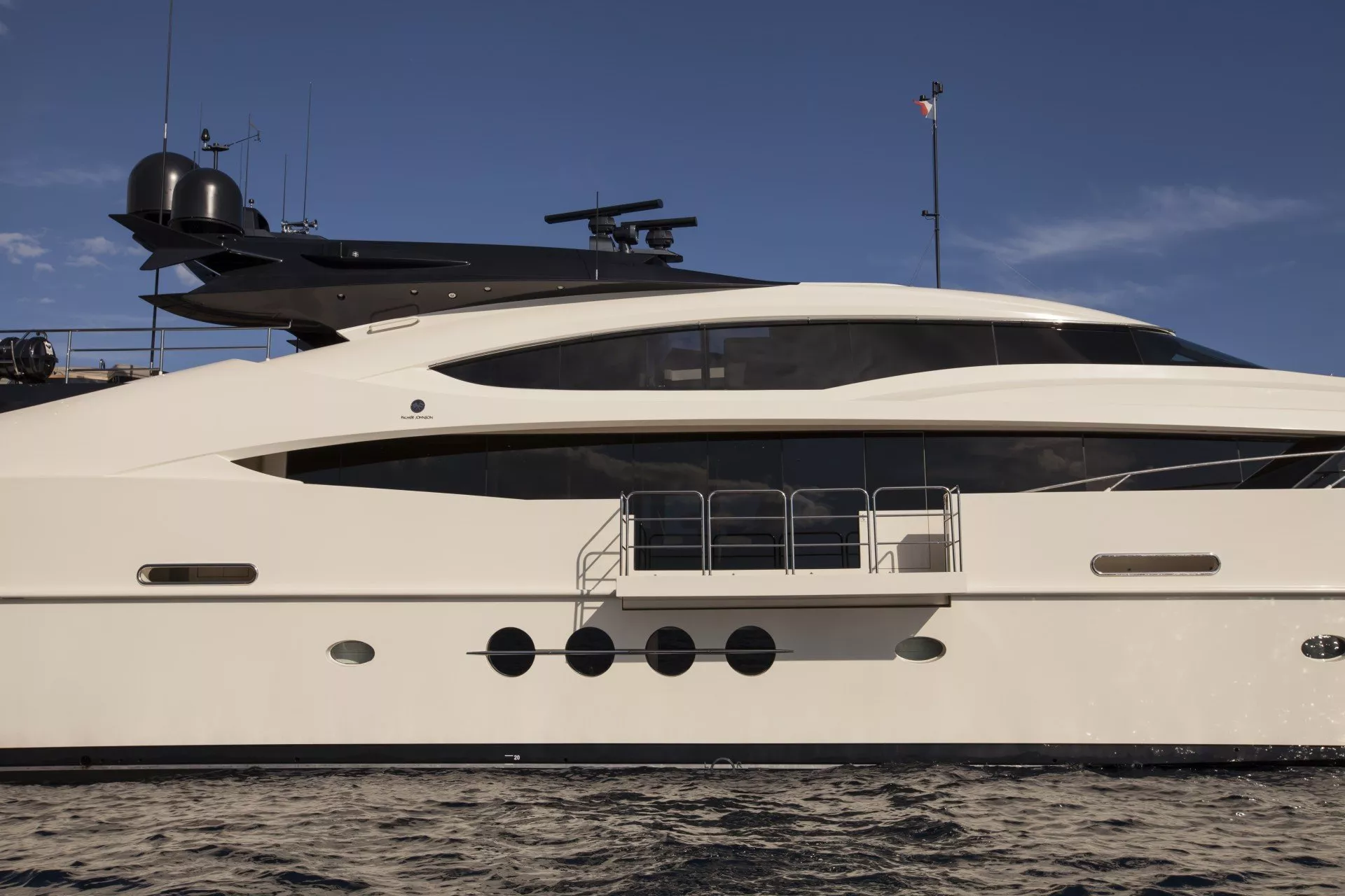 https://dev-api.arconyachts.com/storage/media/33071/conversions/IMG_1966-optimize.webp