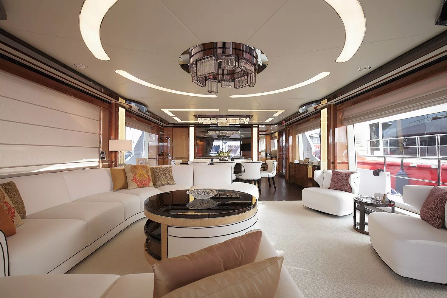 https://dev-api.arconyachts.com/storage/media/33559/conversions/943_1521207540-optimize.webp