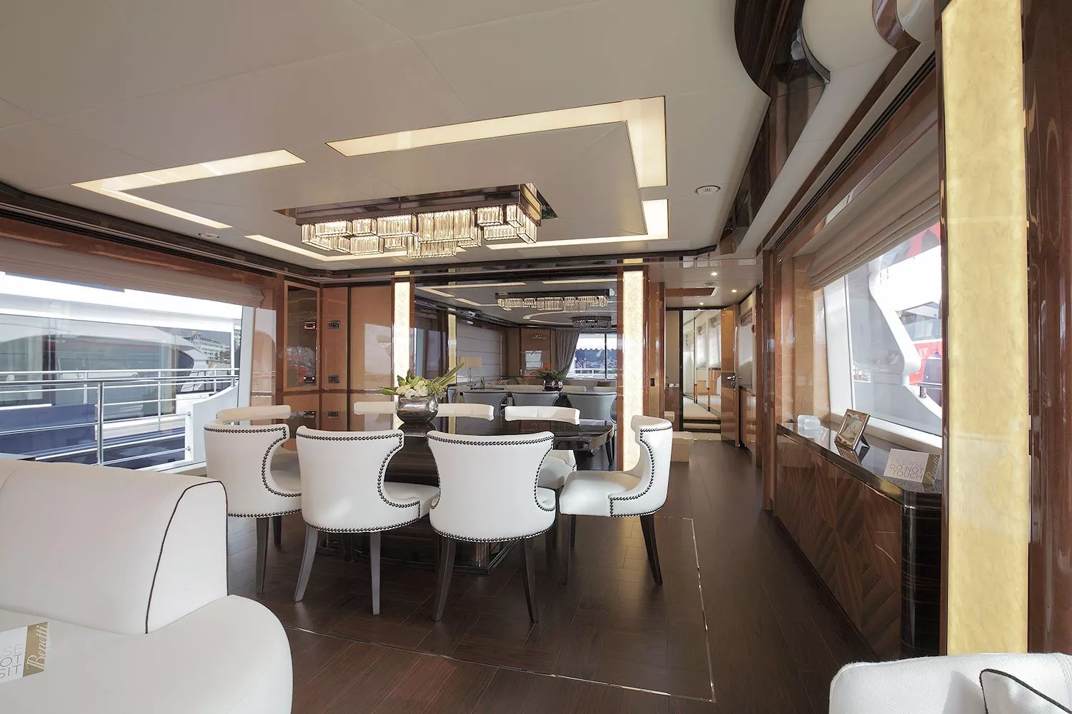https://dev-api.arconyachts.com/storage/media/33560/conversions/943_6037865090-optimize.webp