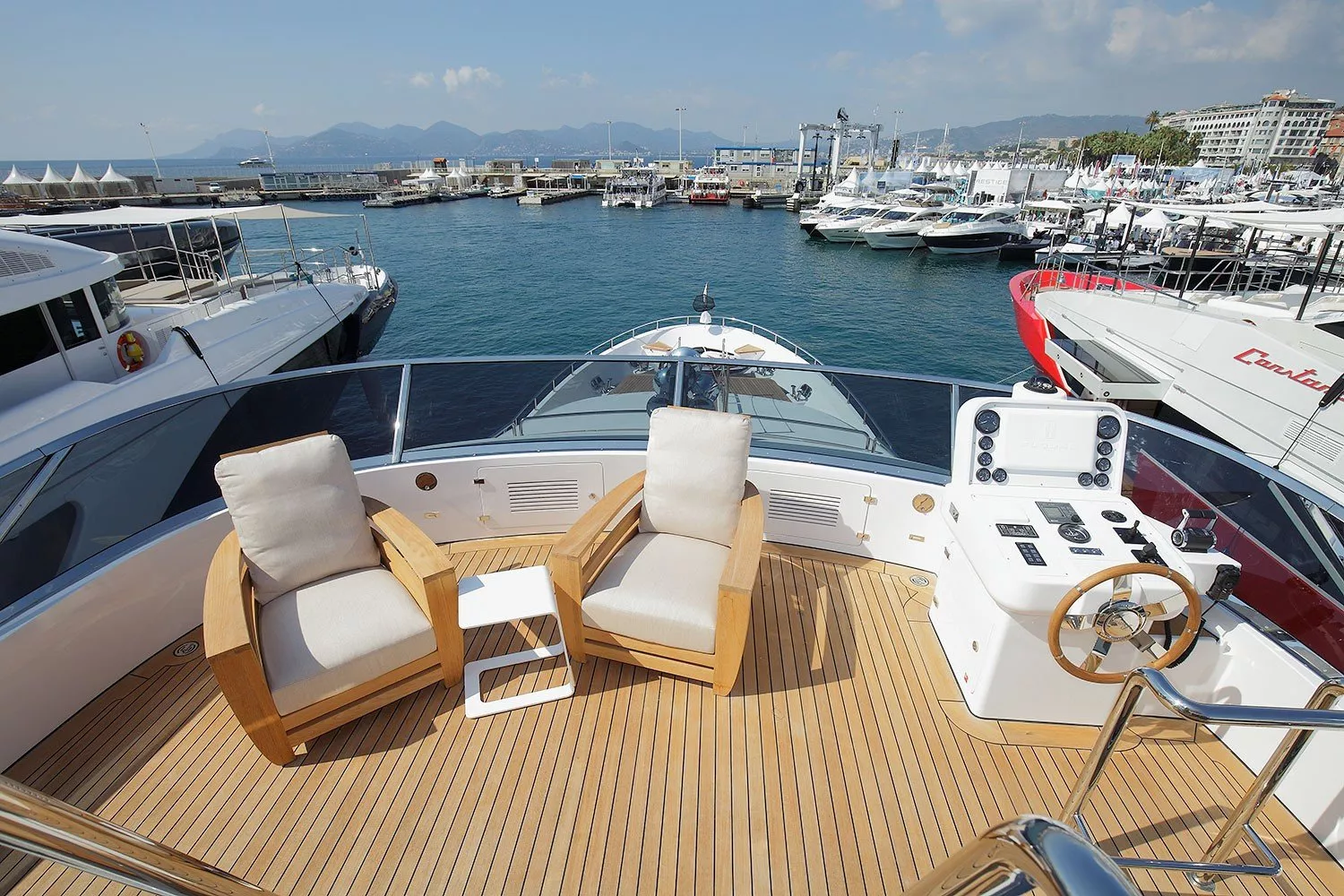 https://dev-api.arconyachts.com/storage/media/33564/conversions/943_6779446132-optimize.webp
