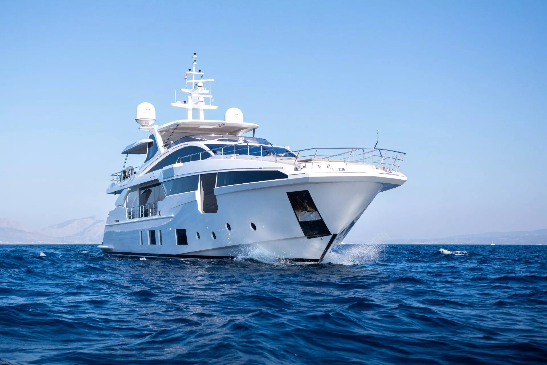 https://dev-api.arconyachts.com/storage/media/33660/conversions/937_2824589552-optimize.webp