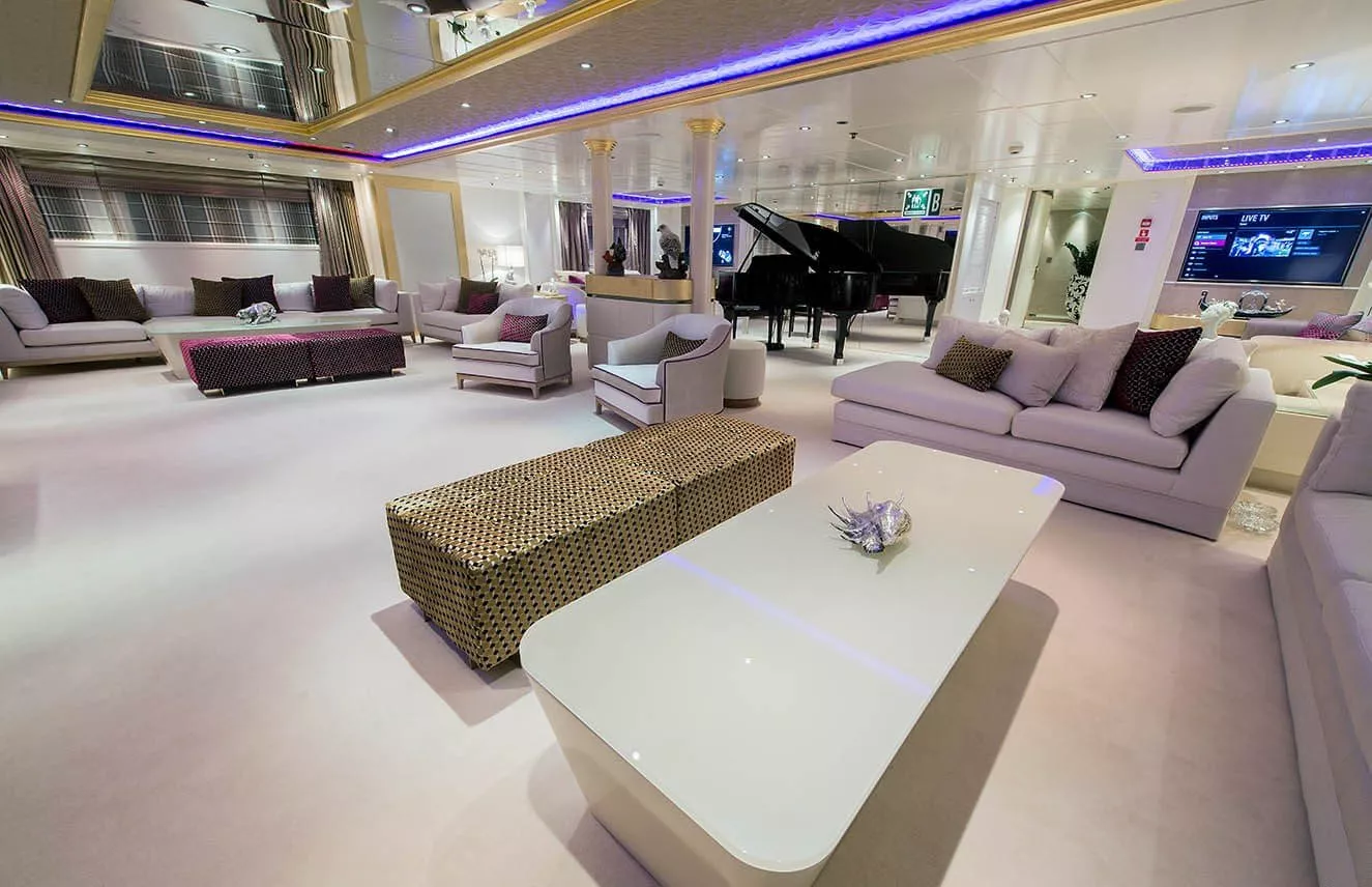 https://dev-api.arconyachts.com/storage/media/33730/conversions/935_4551860819-optimize.webp