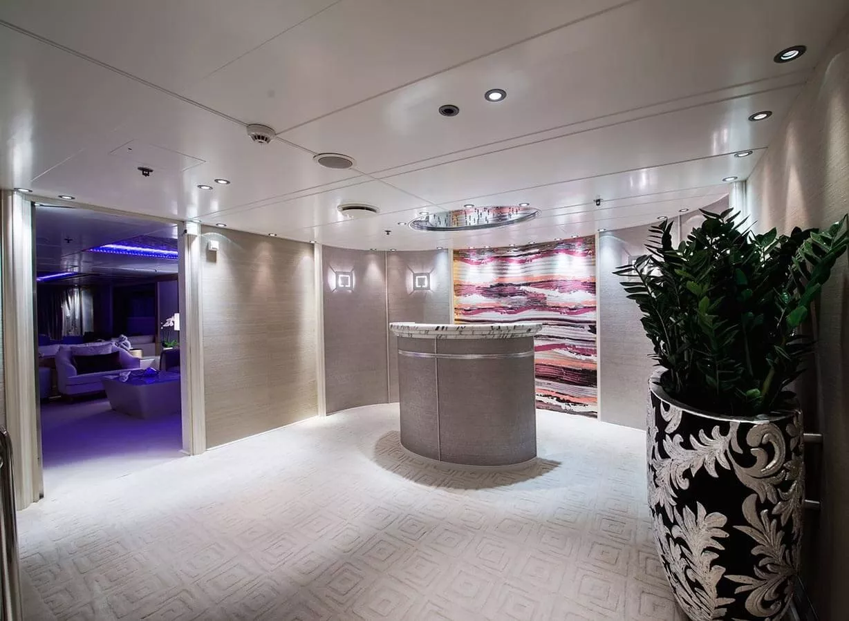 https://dev-api.arconyachts.com/storage/media/33734/conversions/935_0721187081-optimize.webp