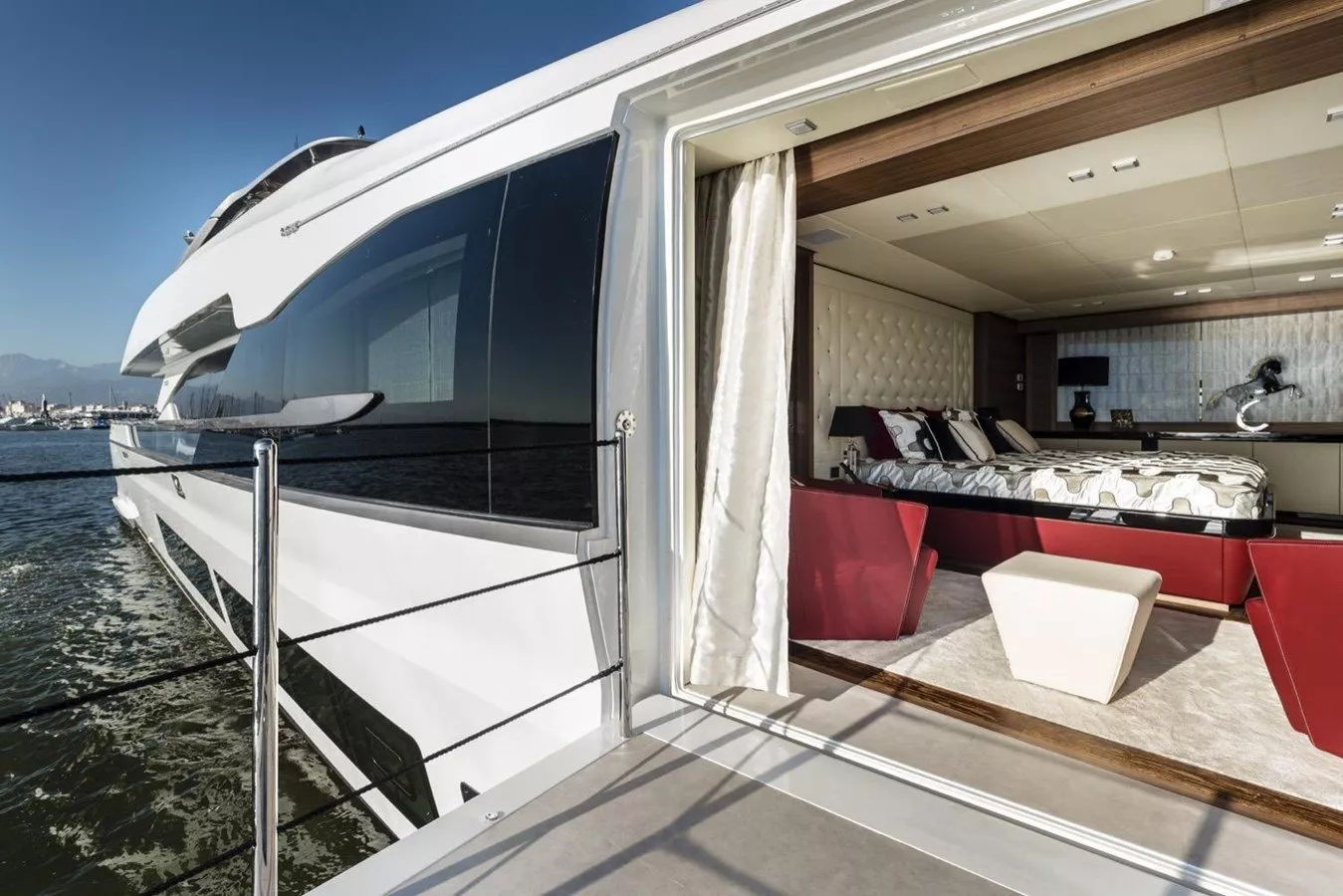 https://dev-api.arconyachts.com/storage/media/33827/conversions/931_7079413667-optimize.webp