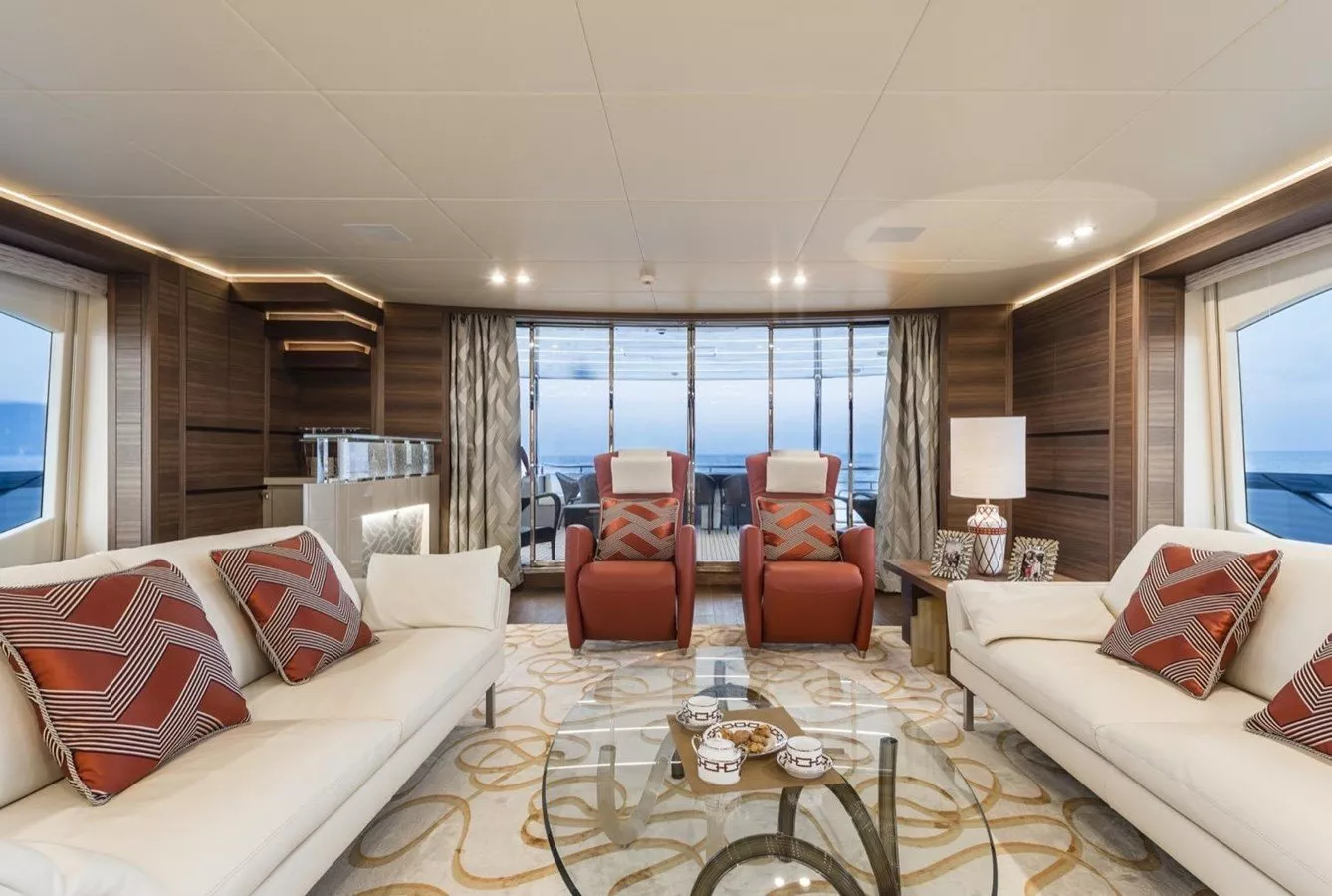 https://dev-api.arconyachts.com/storage/media/33834/conversions/931_8330864807-optimize.webp