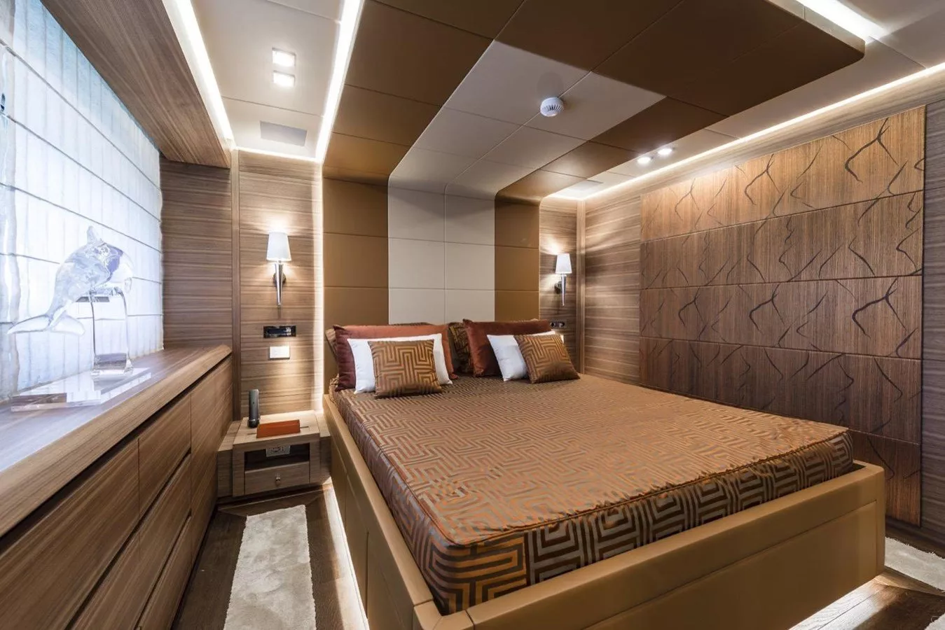 https://dev-api.arconyachts.com/storage/media/33843/conversions/931_8042142506-optimize.webp