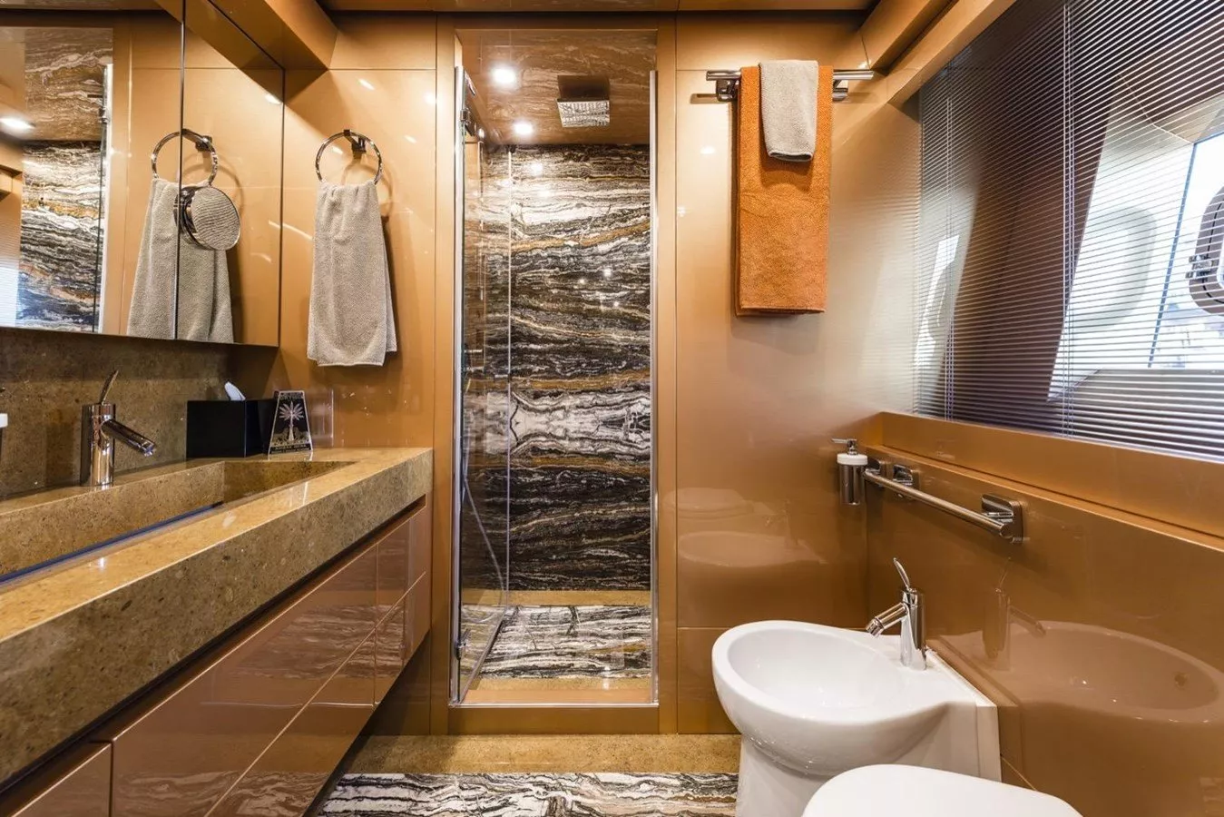 https://dev-api.arconyachts.com/storage/media/33844/conversions/931_4482328435-optimize.webp