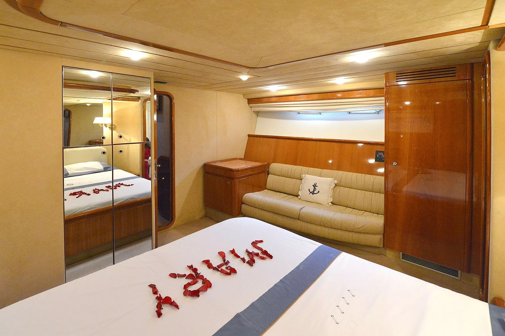https://dev-api.arconyachts.com/storage/media/33943/conversions/822_1769881055-optimize.webp