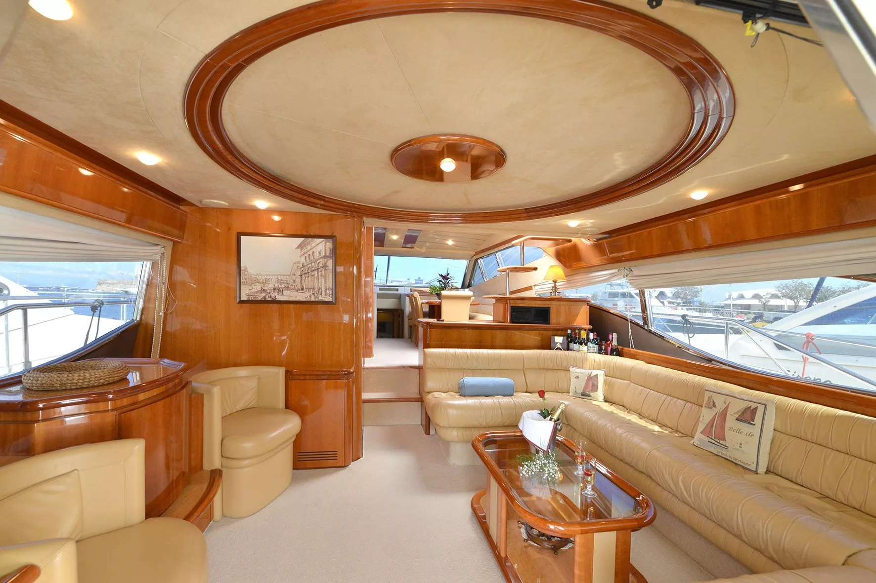 https://dev-api.arconyachts.com/storage/media/33948/conversions/822_4140850126-optimize.webp
