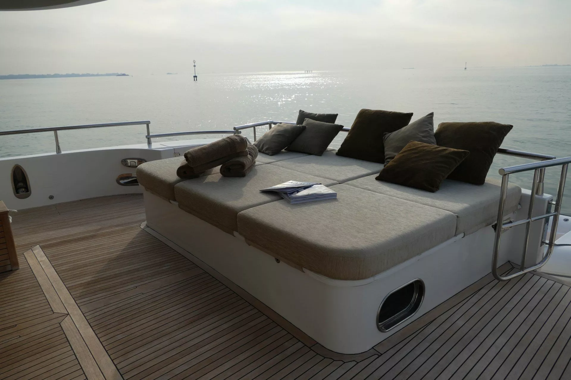 https://dev-api.arconyachts.com/storage/media/33963/conversions/751_1655381102-optimize.webp